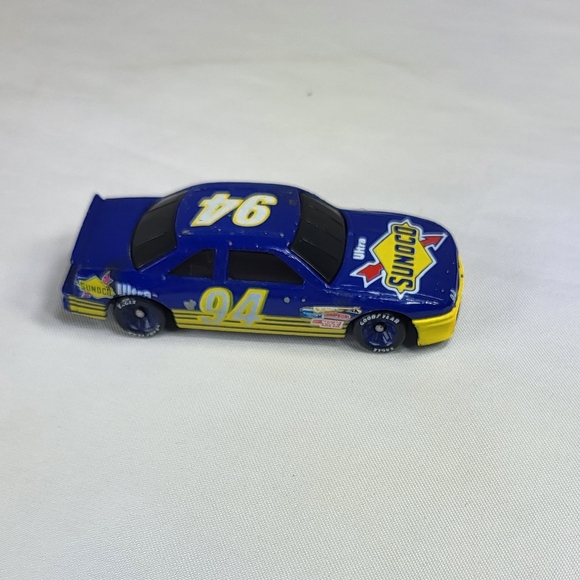 Nascar lot of 5 1:64 scale - Picture 7 of 14